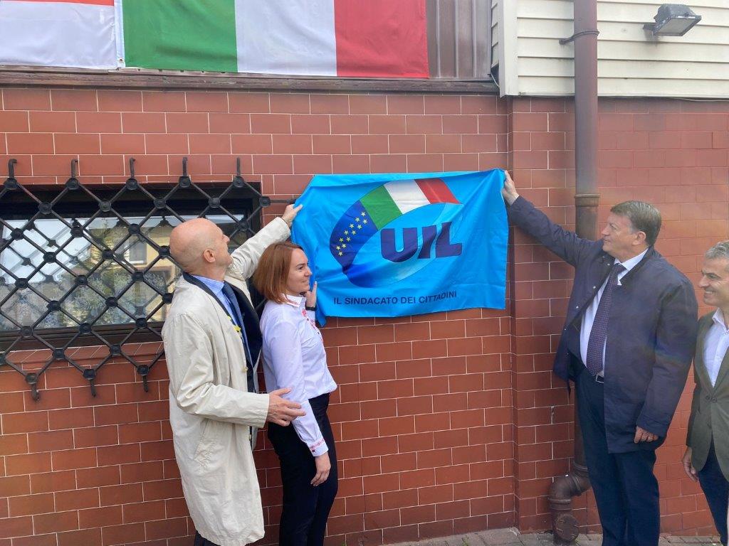 Il leader Uil a Varsavia inaugura il Centro di accoglienza Francesco Fatiga
